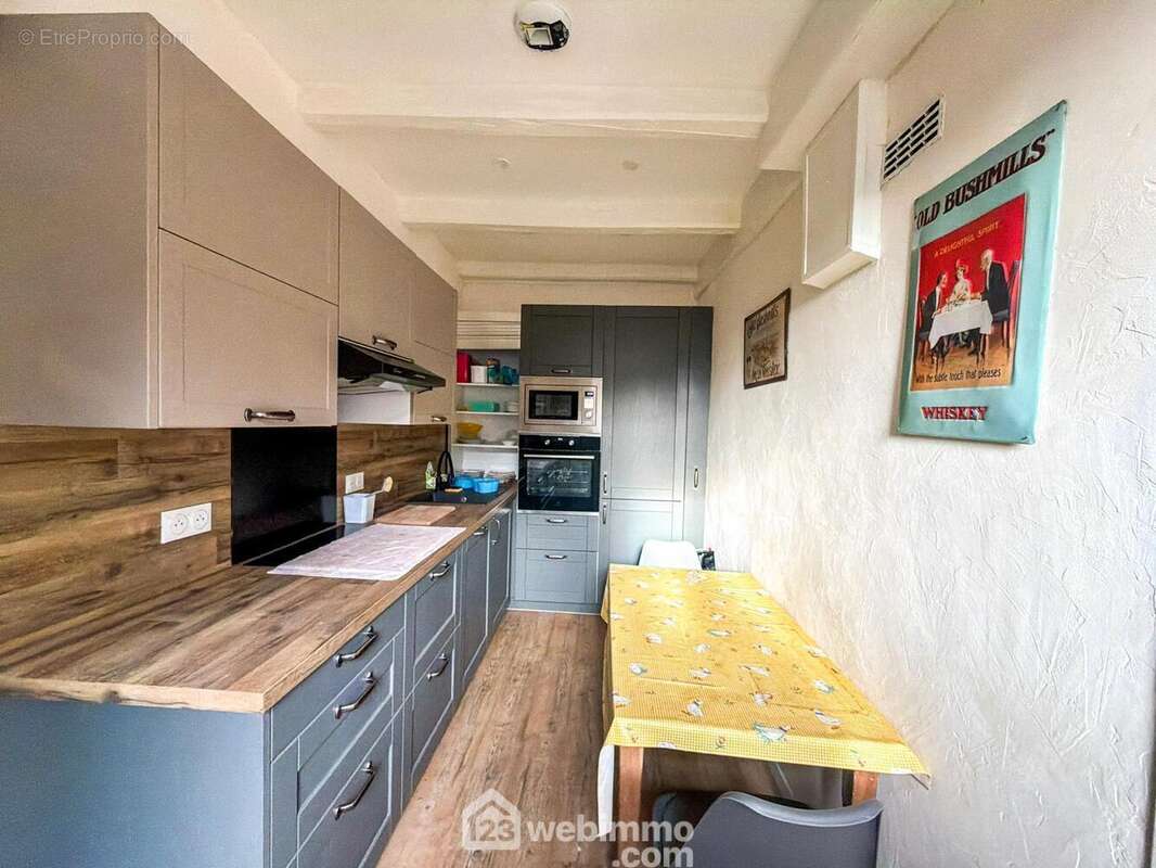 Cuisine - Maison à CUREL