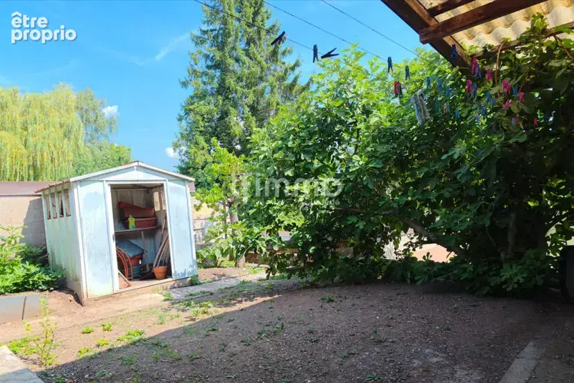 Maison mitoyenne à rénover avec fort potentiel - photo 12