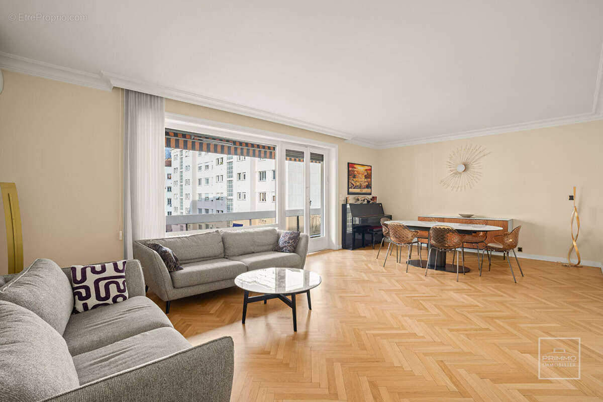 Lyon 6, 117.47m², deux balcons, garage - photo 3