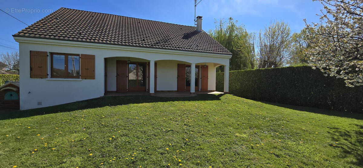 Maison à OUROUX-SUR-SAONE