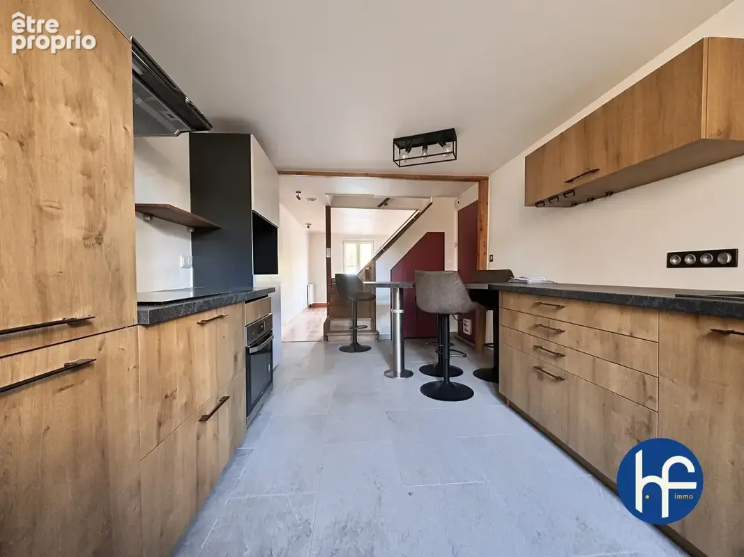 T3 en duplex avec parking, extérieur, dépendance et cave - photo 3