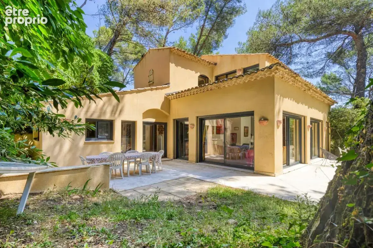 Villa familiale 283 m² au cœur d’une pinède – 7 chambres, studio indépendant et calme absolu• Montagne des Chèvres, Villeneuve-l - photo 11