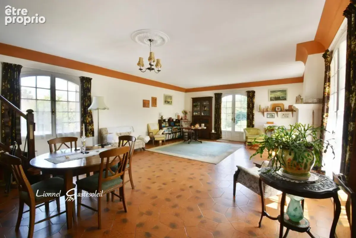 Périgourdine idéalement située 5 chambres sur un beau terrain Paysager à Pineuilh (33) - photo 20
