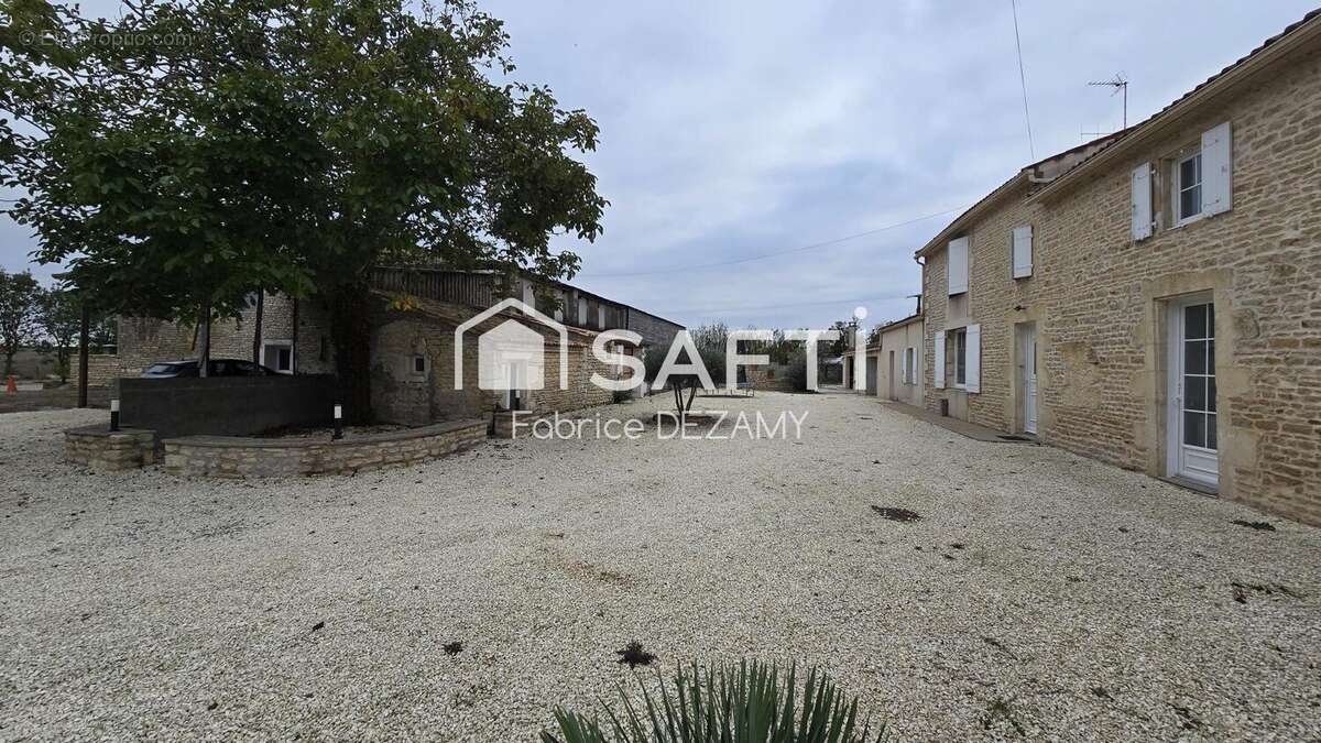 Photo 2 - Maison à CHAILLE-LES-MARAIS