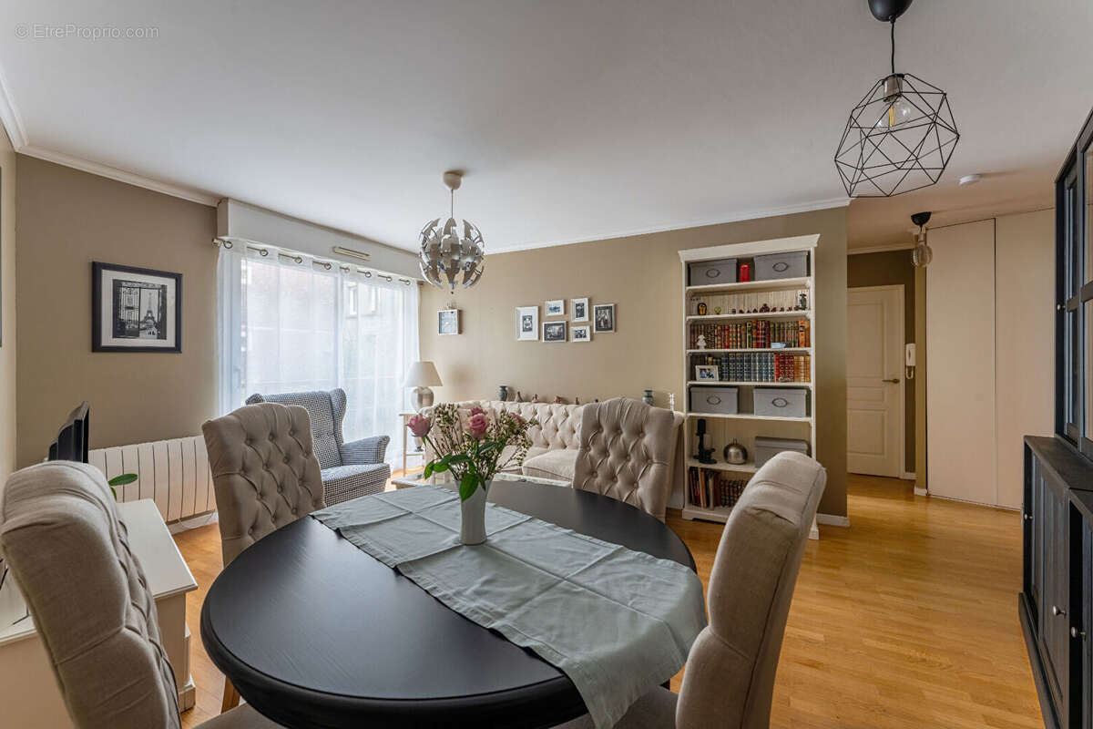 Appartement à PARIS-15E