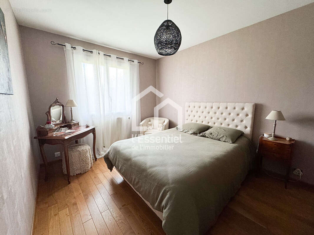 Maison à VERNEUIL-SUR-SEINE