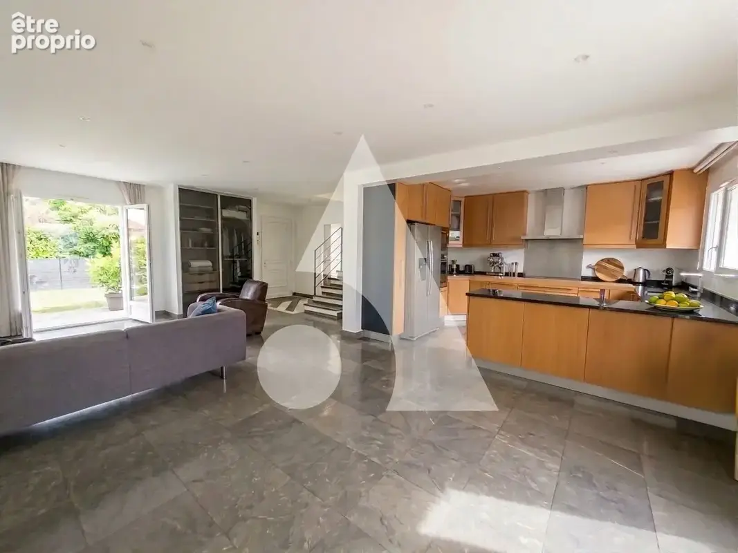 Photo Maison à Saint-Maur-Des-Fosses au prix de 849 000€