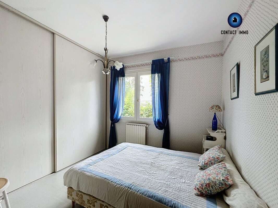 Maison à SAINT-PANTALEON-DE-LARCHE