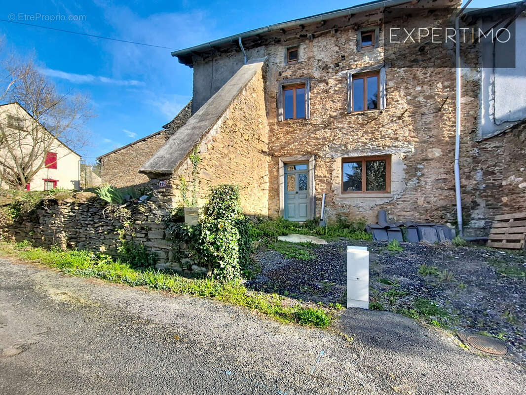 Ensemble immobilier unique : 2 maisons rénovées + studio + grange + 2 800 m2 de terrain   rentabilité & qualit - photo 30