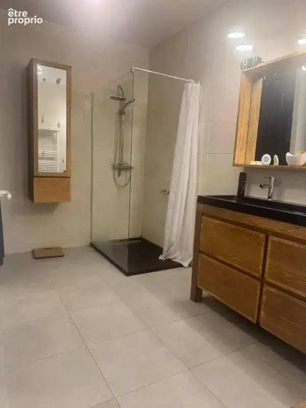 T4 de 125 m² plain pied  avec piscine et 600m² de jardin - photo 6