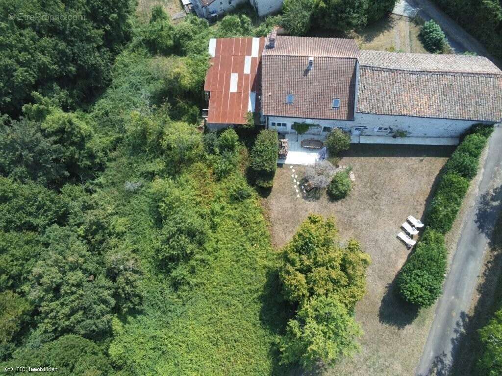 Maison à VILLEFAGNAN