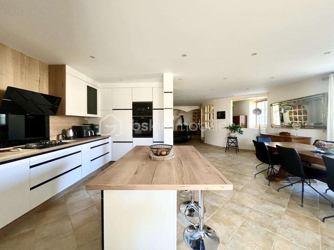 Maison à PEYZIEUX-SUR-SAONE