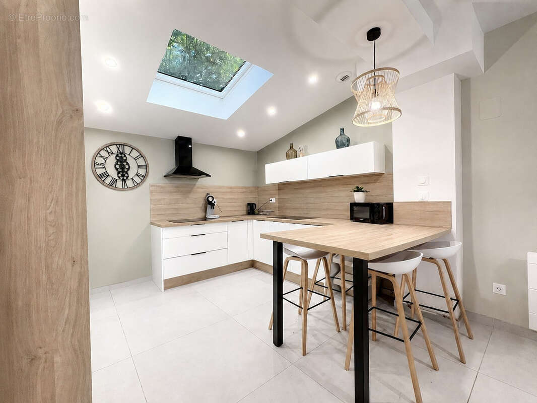 Maison de ville entièrement rénovée   94 m2   4 chambres avec salle d'eau   Croix - photo 4