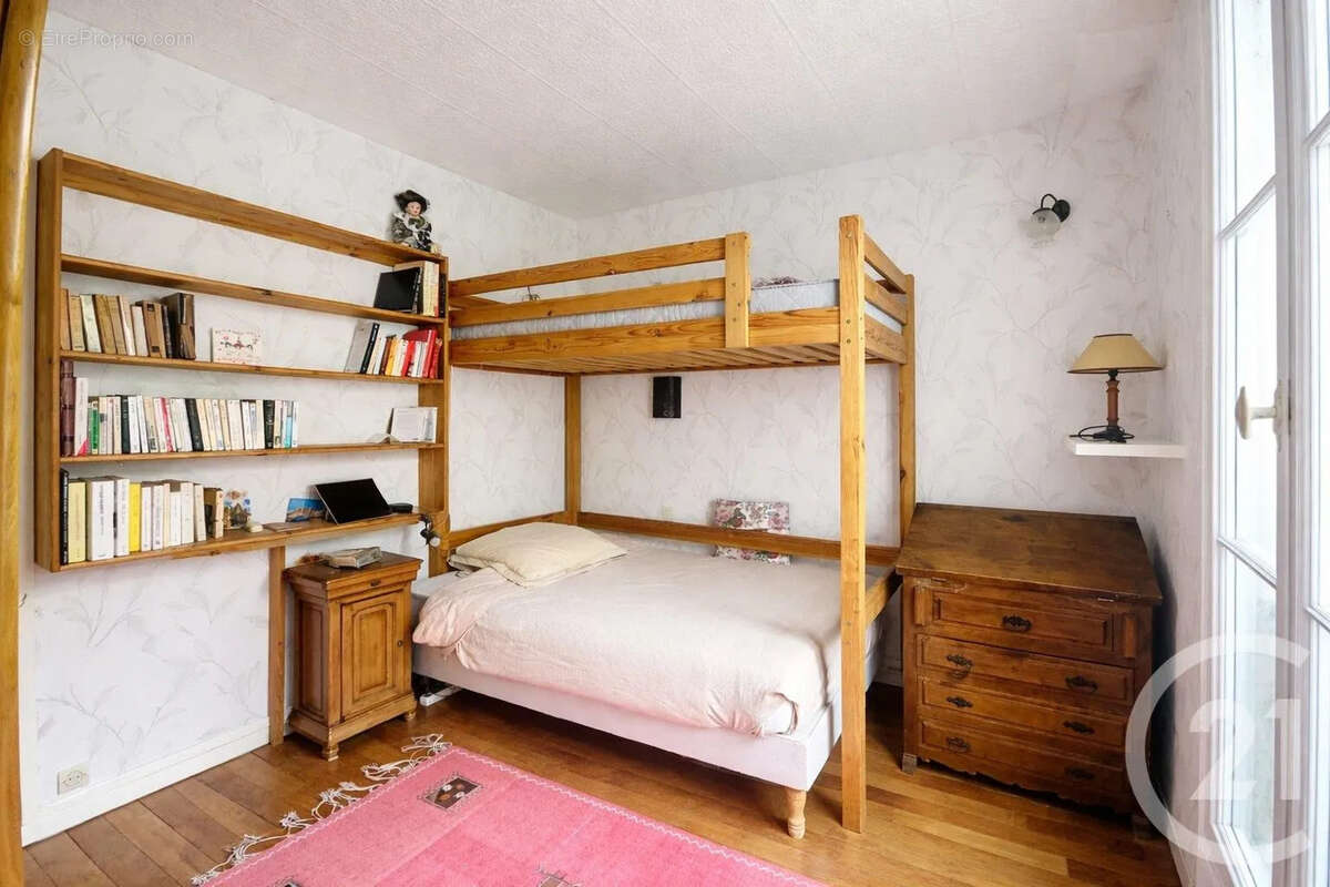 Appartement à PARIS-14E