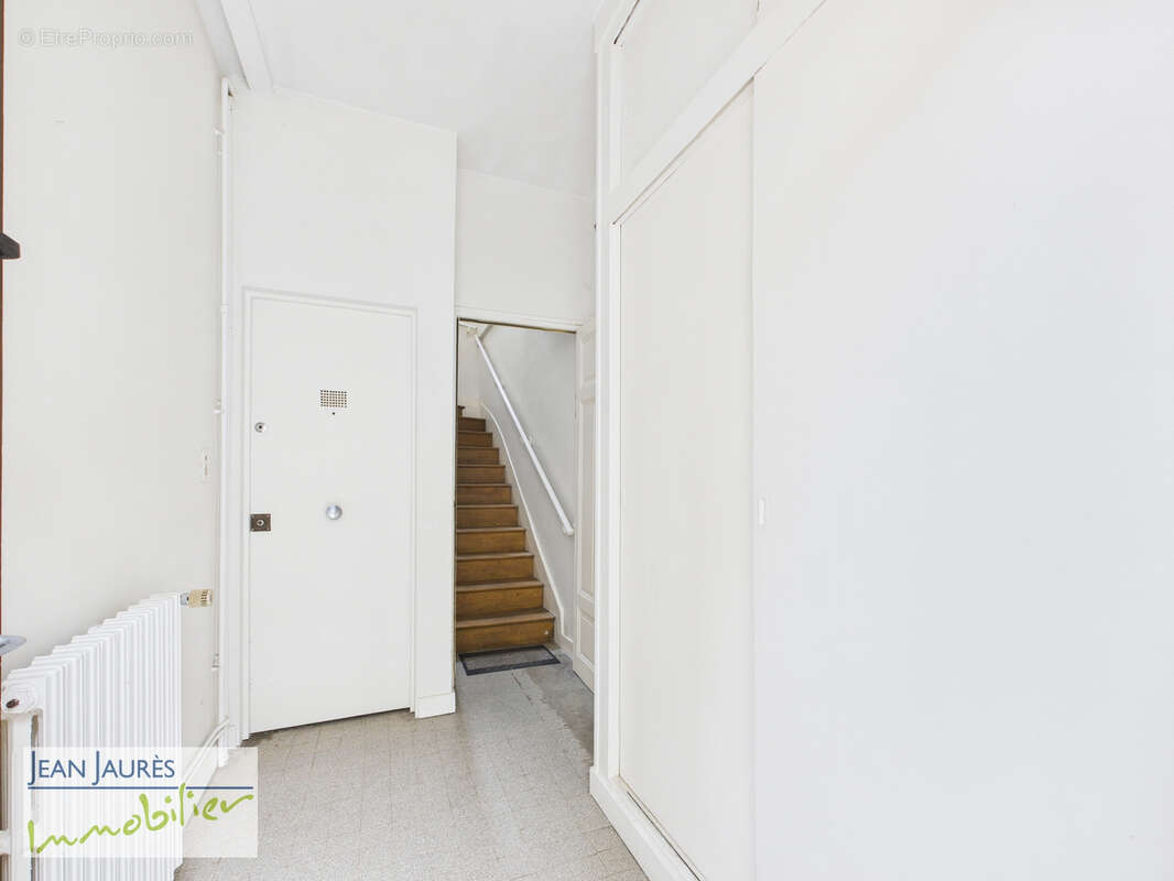 Brienne-le-Château   Immeuble Mixte avec Grand Appartement et Local Commercial - photo 2