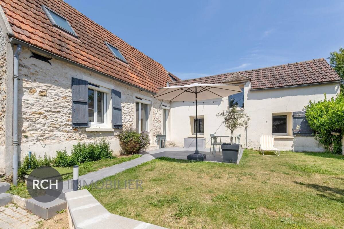 Maison à GARANCIERES