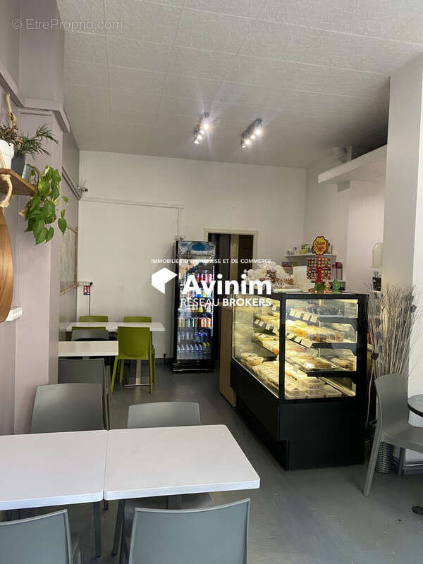 Vitrine - Commerce à CLERMONT-FERRAND