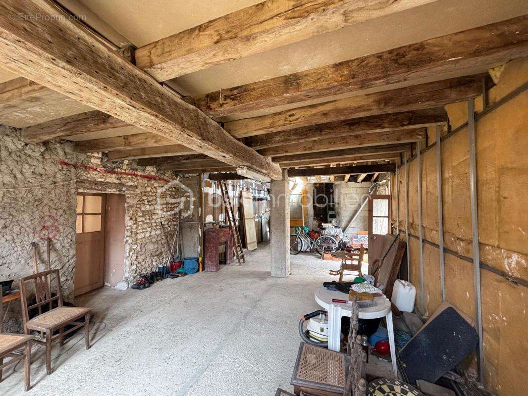 Maison à Saint-Maurice-Aux-Riches-Hommes - photo 6