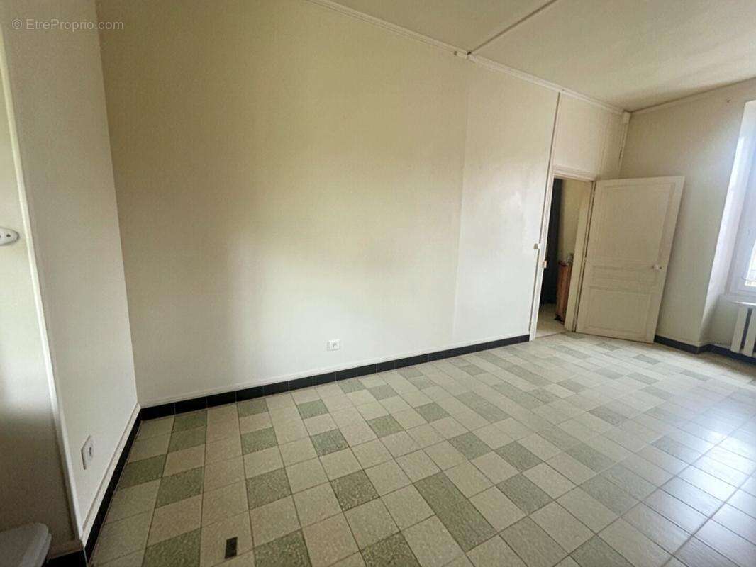 Grande maison à Guillerval avec dependances - photo 3