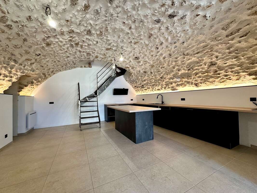 Duplex 100 m2 en rez-de-jardin à vendre 3 pièces FORGES LES BAINS (91) - photo 5