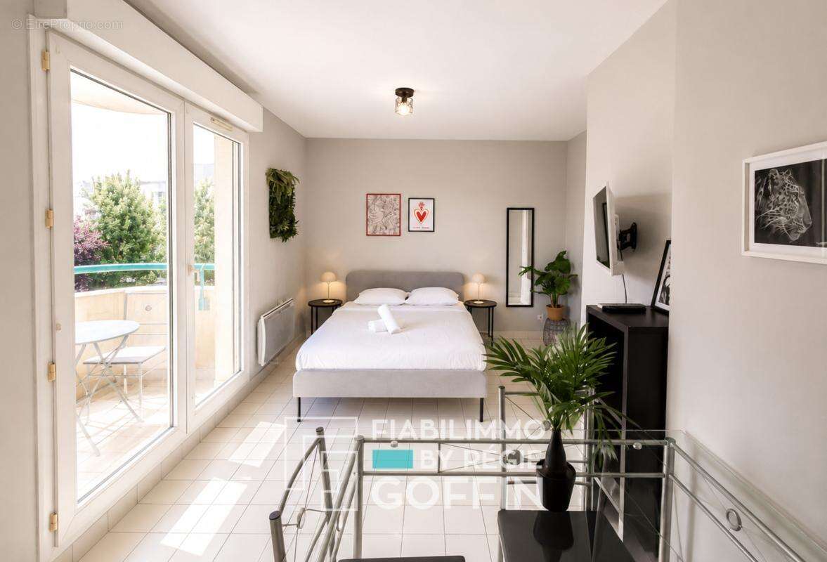 Appartement t1 - balcon - charpennes / republique - photo 3
