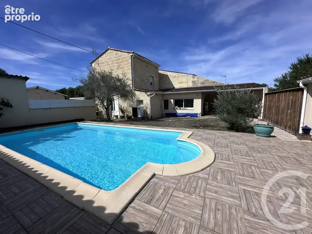 Maison 5 pièces 163 m² à vendre à Saint-Medard-De-Guizieres (33230) - photo 1