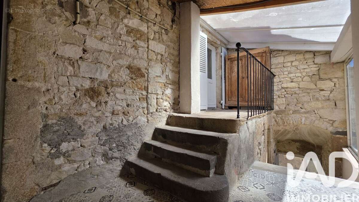 Maison 138 m² à Sauvagnat-Sainte-Marthe  - photo 4