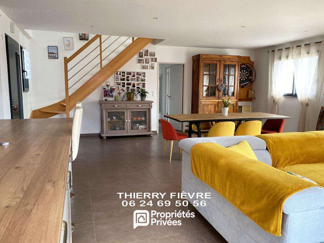 A vendre  bourgueil 37140  maison familiale très récente clé en main  de  6 pièces 165 m2 sur un terrain clos - photo 7