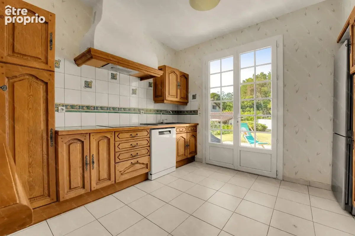 GRÉPIAC – Maison familiale 4 chambres avec sous-sol de 106 m² sur 1 505 m² de terrain - photo 4