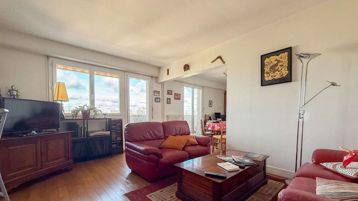Appartement à NANTERRE