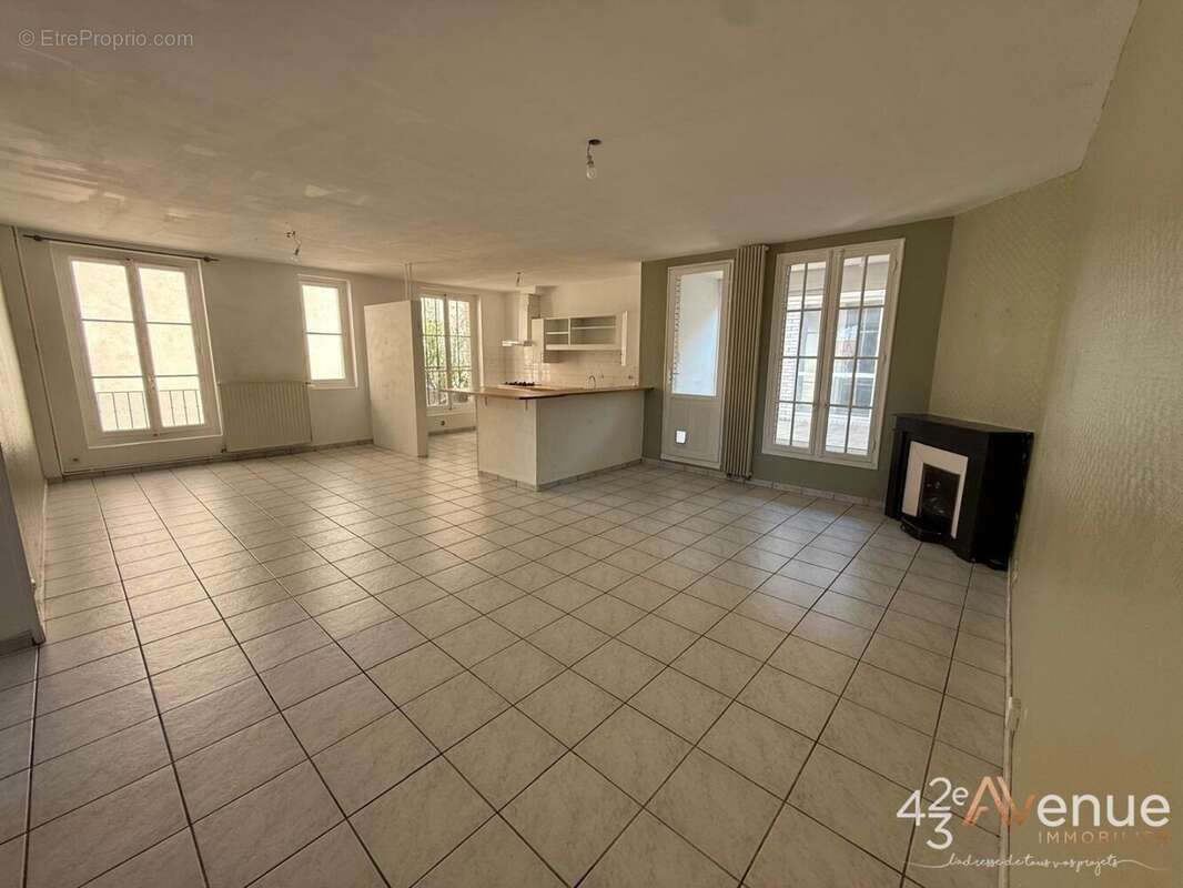 Appartement à SAINT-ETIENNE