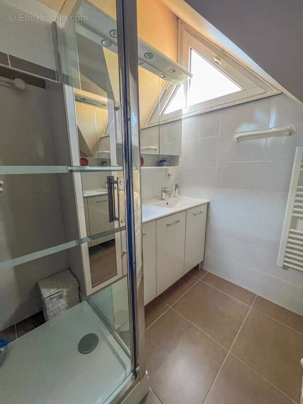 Maison à LE MESNIL-SAINT-DENIS