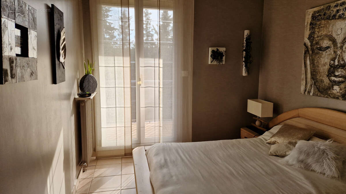 Autre à NIMES