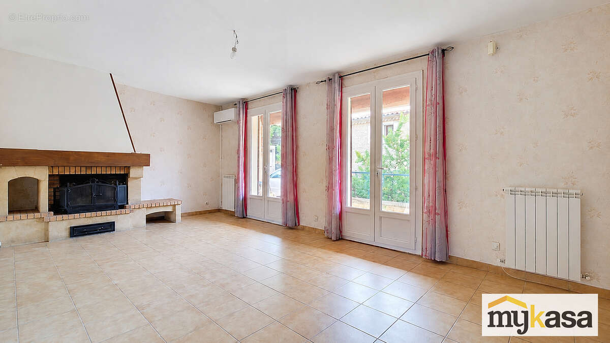 Maison familiale T5 de 136 m² avec garage et terrain de 525 m² - photo 3