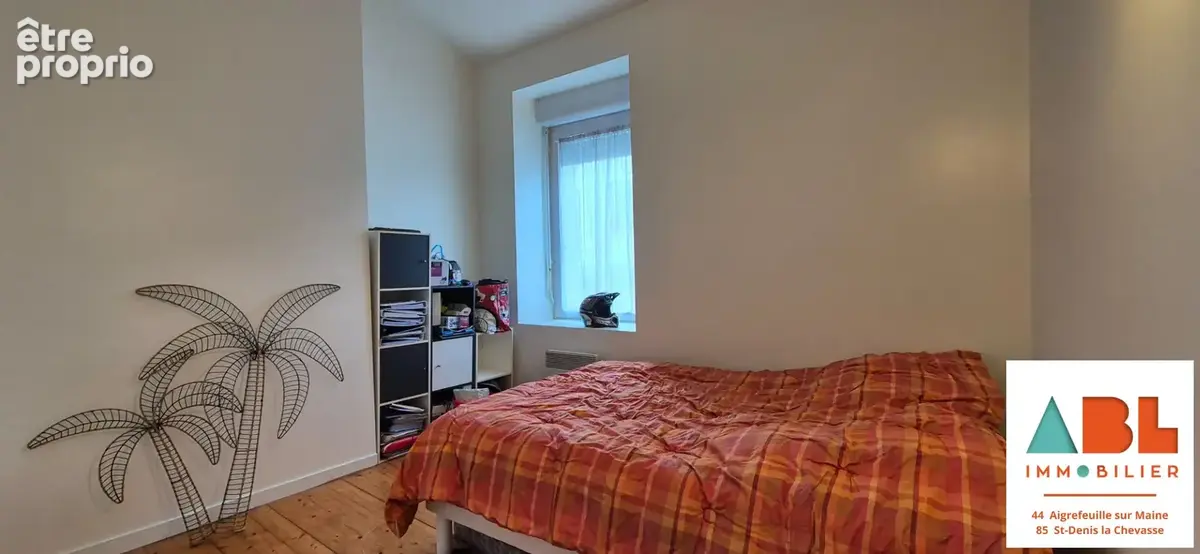 Maison de caractère  98 m² - 3 chambres - Centre de Saint-Denis-la-Chevasse - photo 8