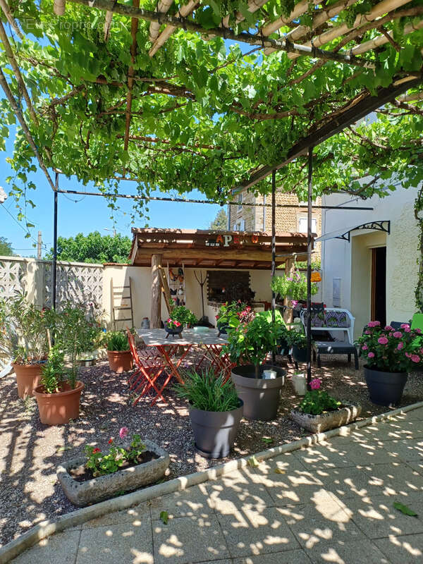 À Lens-Lestang, maison 175 m2 avec dépendances ! - photo 4