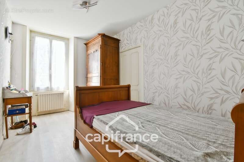Propriété à vendre 14 pièces PAILLE (17) sur 4800m² de terrain avec nombreuses dépendances - photo 17
