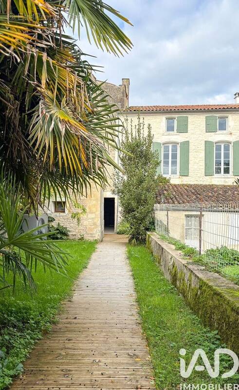 Photo 1 - Maison à PORT-D&#039;ENVAUX