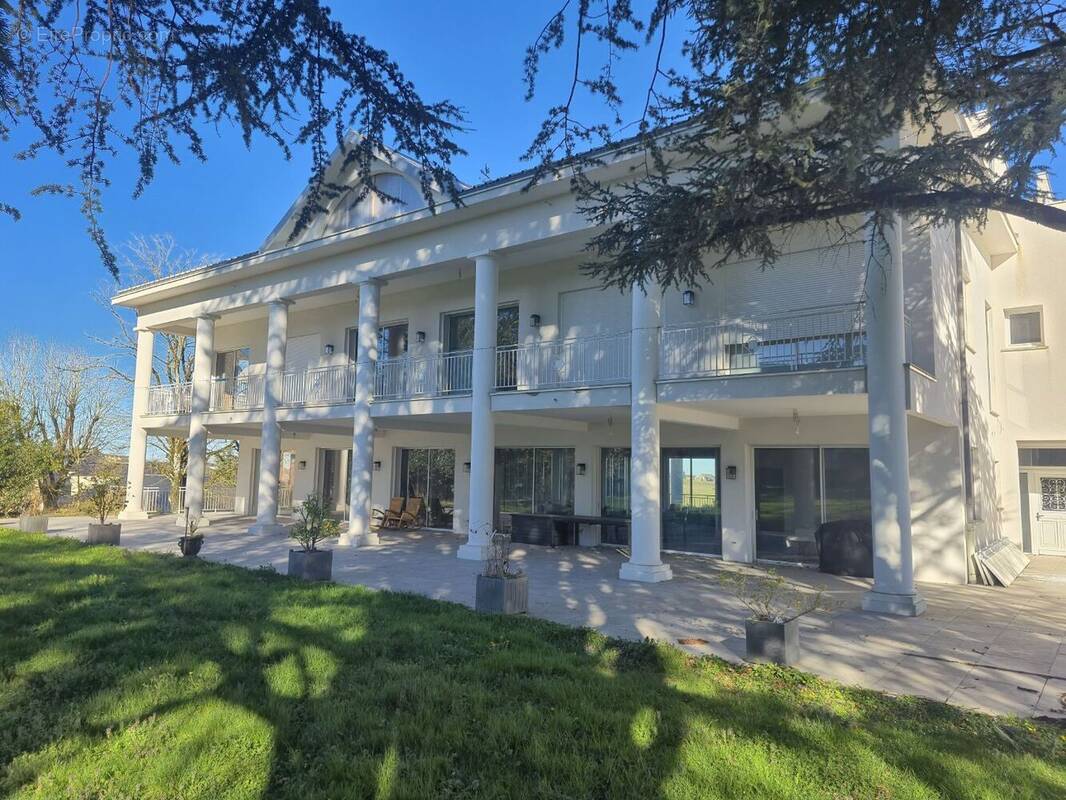 Appartement à BARAQUEVILLE