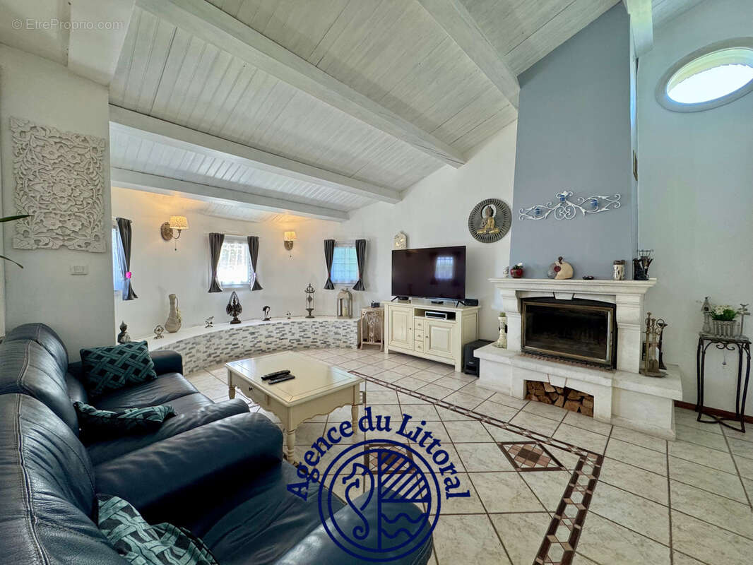 Maison à MESCHERS-SUR-GIRONDE