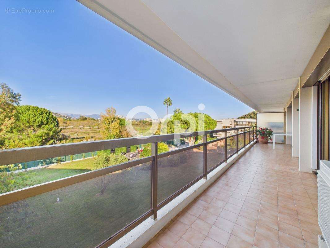 Appartement à MANDELIEU-LA-NAPOULE