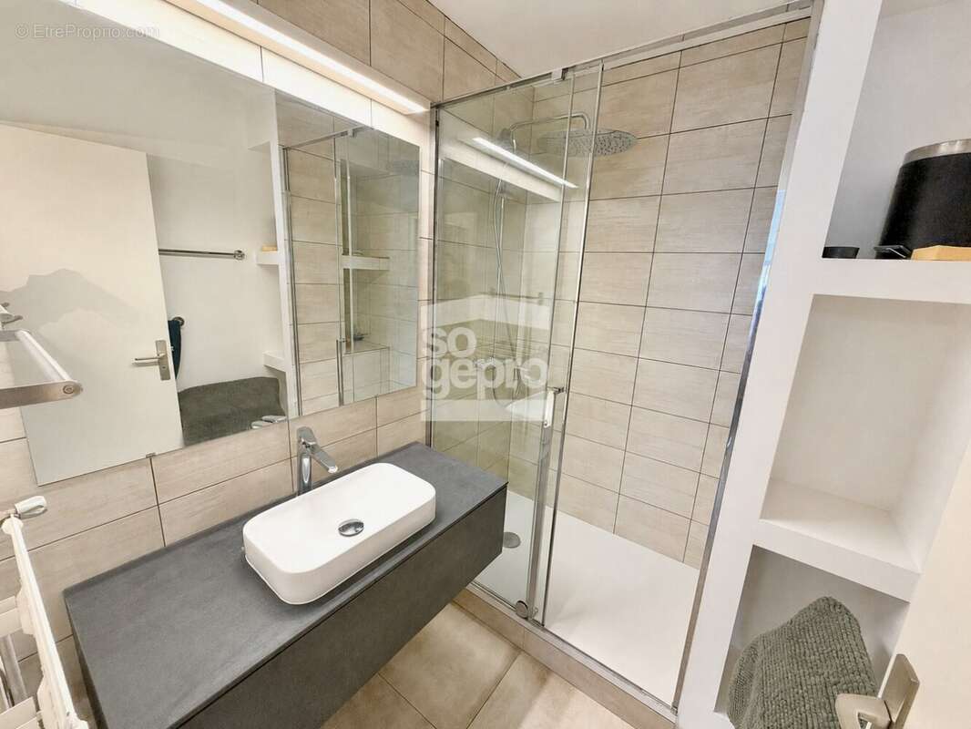 Réf : 2300 - Vente Bel Appartement 3 Pièces avec très belle vue sur le Port du Cap d'Agde ! - photo 8