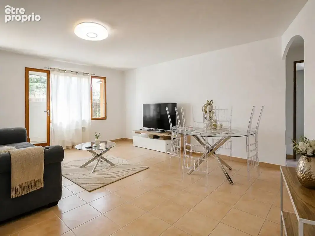 Appartement à POURCIEUX