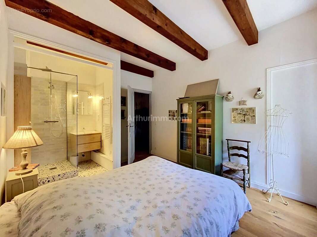 Appartement à CATERI