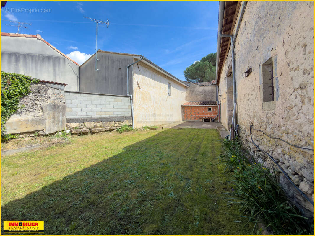 Maison à ILLATS