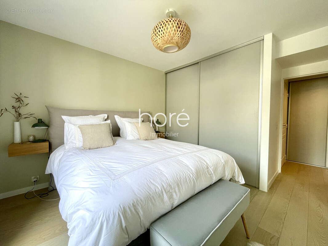 Appartement à LA GARENNE-COLOMBES