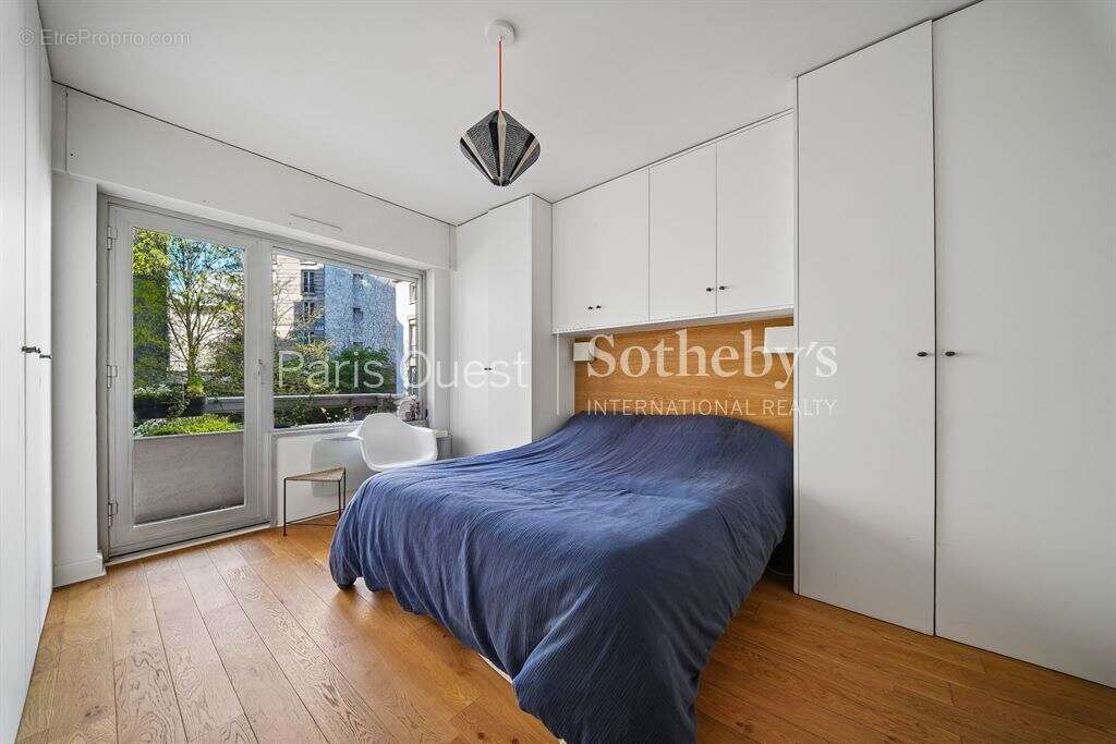 Appartement à NEUILLY-SUR-SEINE