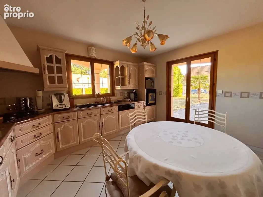 DRACY-LE-FORT 71460 - Maison de 167 m² - 3-4 chambres - Terrain clos de 1500 m² - Double garage - photo 8