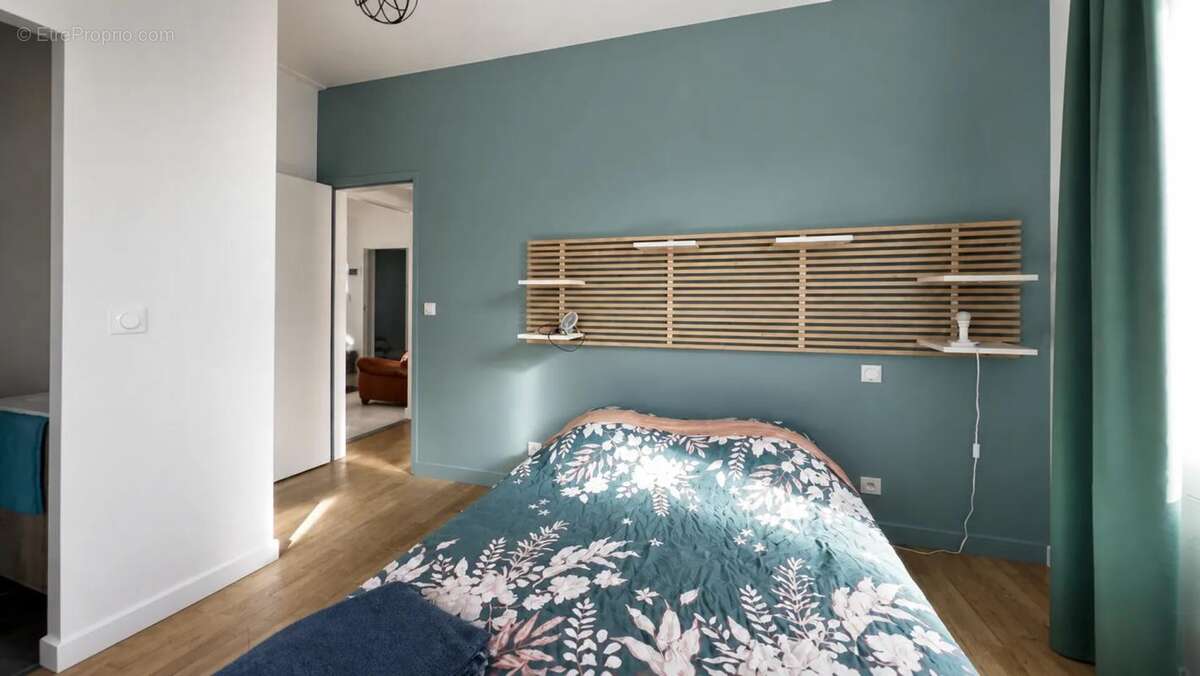 Immeuble de rapport: 3 lots loués: T5, T2, Studio avec 3 garages - photo 8