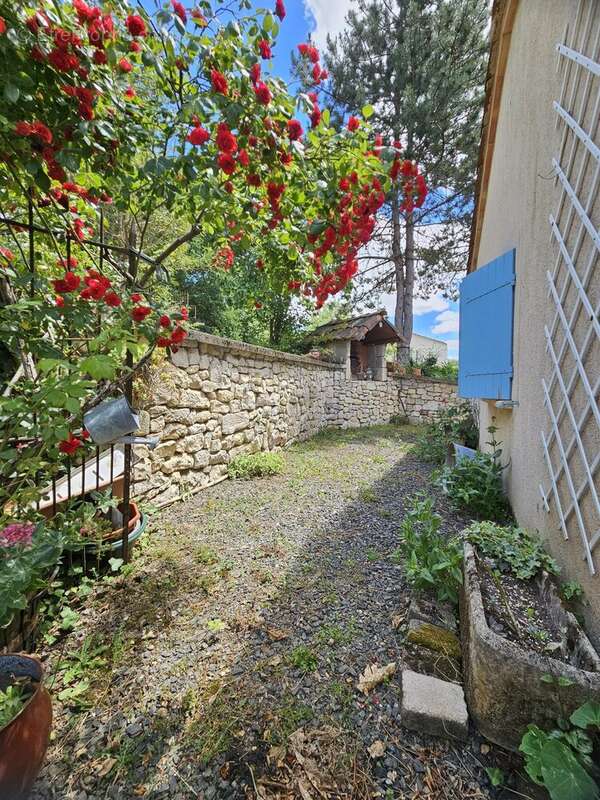 Maison 101 m² à Terre-Clapier  - photo 2